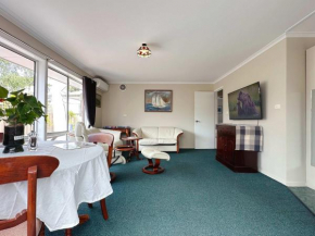 Kings Corner - 5min to CBD & 20min to Airport